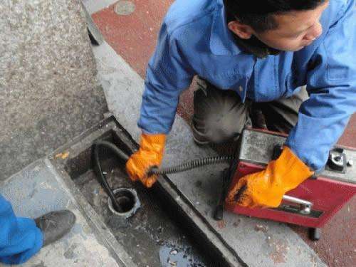 常平镇疏通下水道